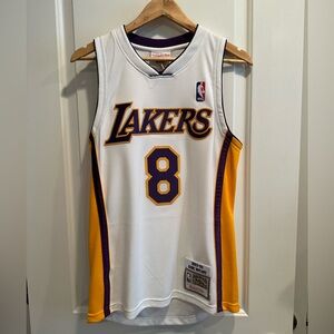 💯 authentic white Kobe Bryant Mitchell & Ness Lakers Jersey NWT